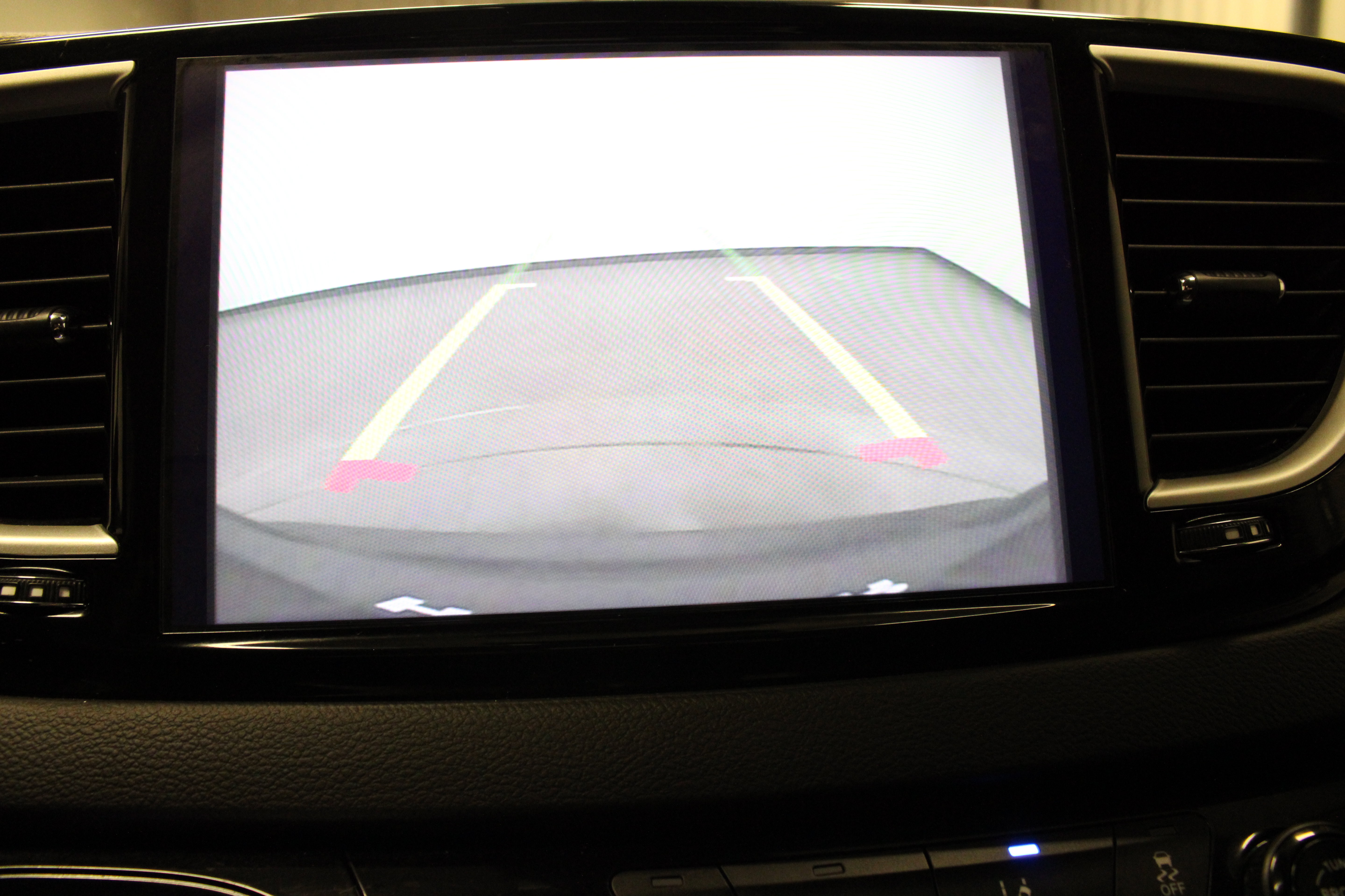 Used 2024 Chrysler Pacifica Touring-L FWD image 29