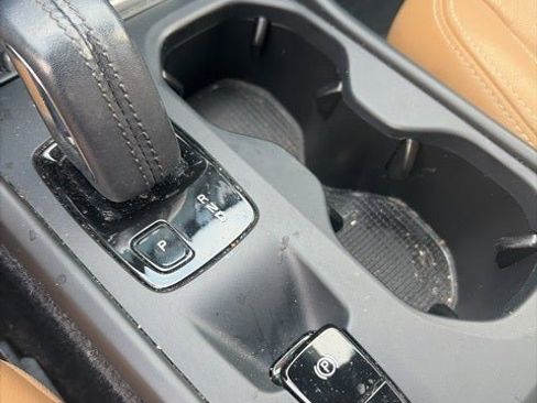 Used 2019 Volvo XC40 T5 Momentum image 15