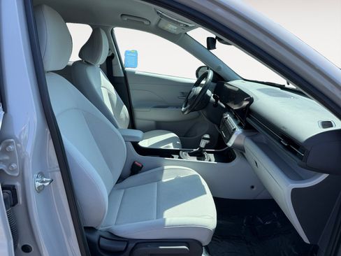 Used 2024 Hyundai Kona SEL FWD image 19