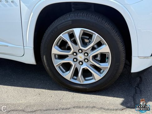 Certified 2021 Chevrolet Traverse Premier w/ LPO, Cargo Package FWD image 10