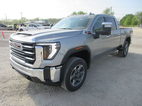 New 2026 GMC Sierra 2500 SLT AWD/4WD image 11