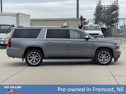 Used 2020 Chevrolet Suburban Premier image 18