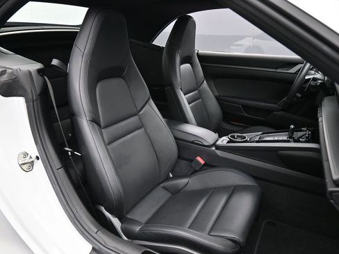Certified 2020 Porsche 911 Carrera 4S AWD/4WD image 28