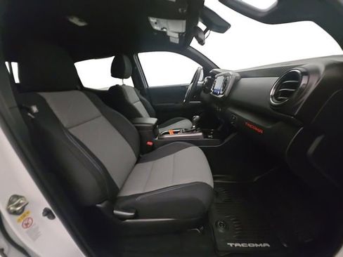 Used 2020 Toyota Tacoma TRD Sport image 15