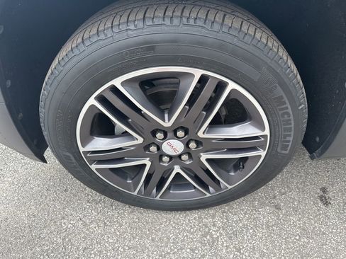 Used 2019 GMC Acadia SLT FWD image 9