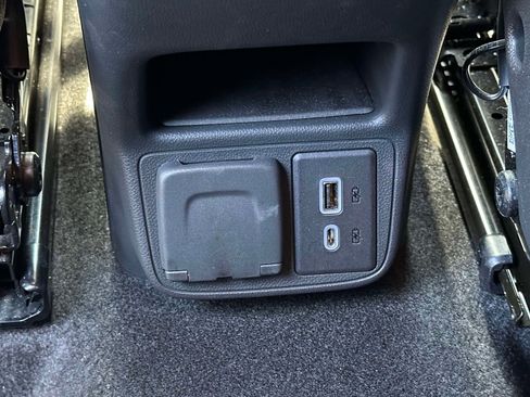 Used 2023 Chevrolet TrailBlazer RS w/ Convenience Package AWD/4WD image 12