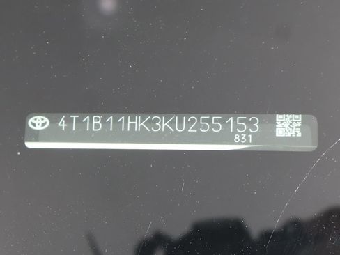 Used 2019 Toyota Camry LE FWD image 40