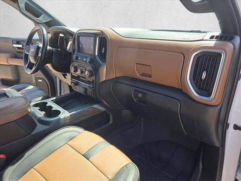 Used 2019 Chevrolet Silverado 1500 High Country w/ High Country Premium Package AWD/4WD image 23