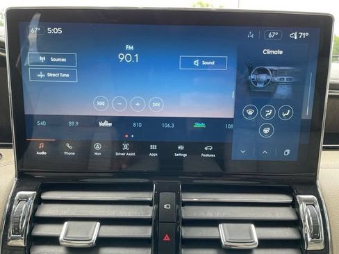 Used 2023 Lincoln Navigator Reserve AWD/4WD image 18