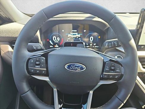 New 2026 Ford Explorer Platinum image 18
