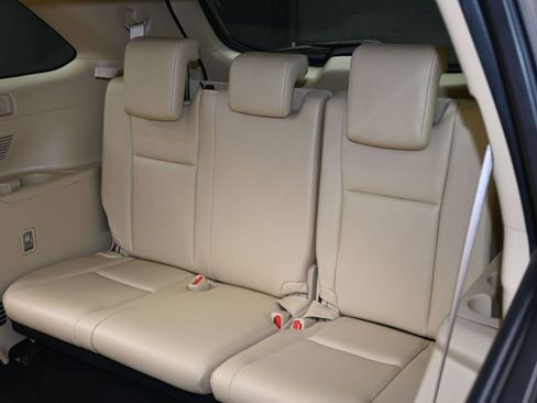 Used 2019 Toyota Highlander XLE AWD/4WD image 42