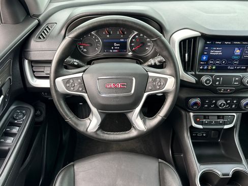 Used 2024 GMC Terrain SLT AWD/4WD image 15
