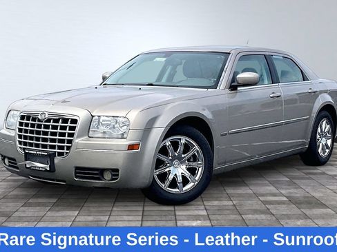 Used 2008 Chrysler 300 Touring RWD image 1