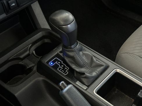 Used 2022 Toyota Tacoma SR image 18