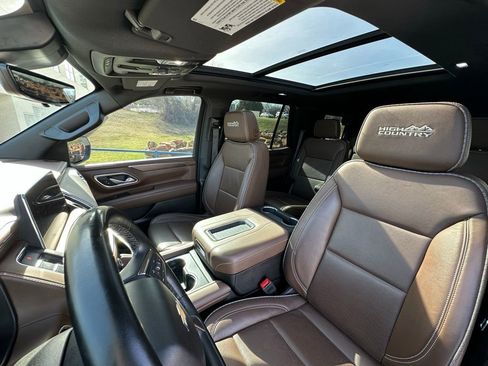 Used 2023 Chevrolet Tahoe High Country image 11