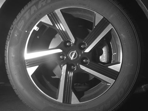 Used 2025 Nissan Sentra SV FWD image 13