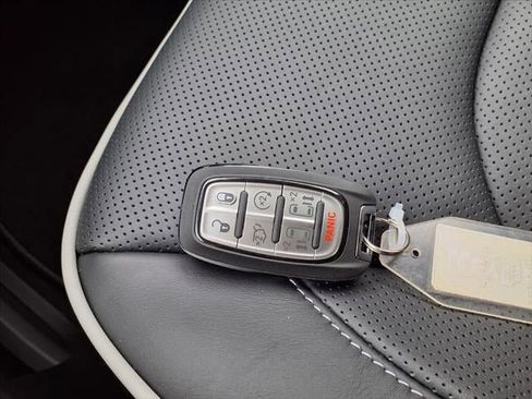 New 2026 Chrysler Pacifica Limited w/ S Appearance Package image 42