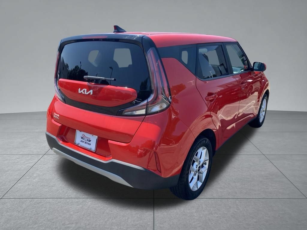 Used 2023 Kia Soul LX w/ LX Technology Package FWD image 15