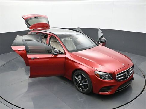 Used 2019 Mercedes-Benz E 450 4MATIC Wagon image 33