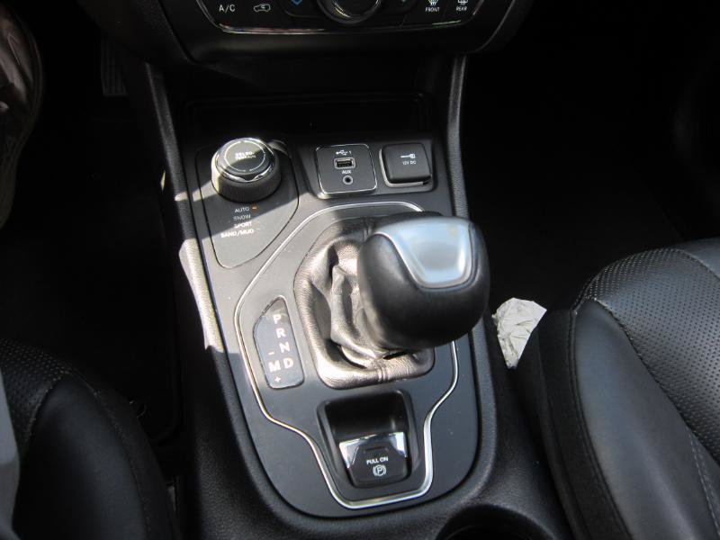 Used 2019 Jeep Cherokee High Altitude AWD/4WD image 28