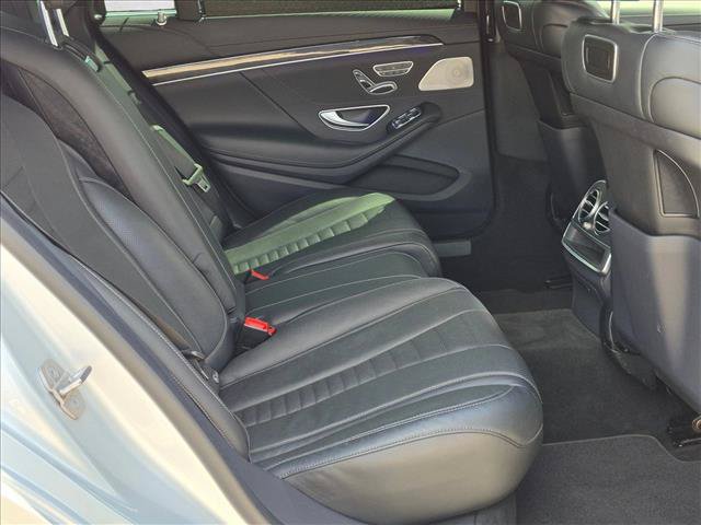 Used 2019 Mercedes-Benz S 560 Sedan image 18
