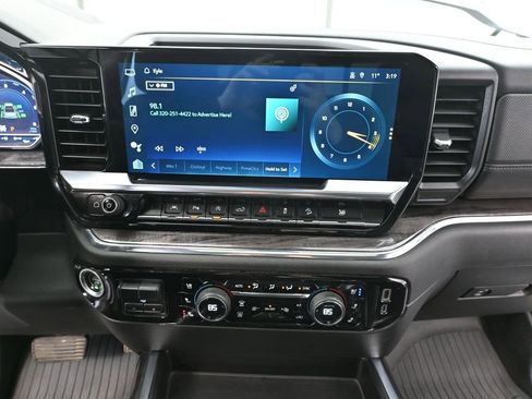 Used 2023 Chevrolet Silverado 1500 LTZ w/ LTZ Premium Package image 40