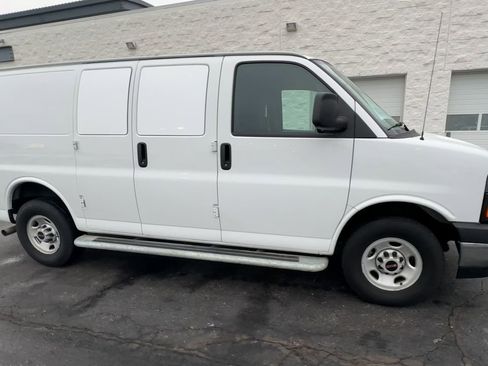 Used 2024 GMC Savana 2500 w/ Driver Convenience Package image 9