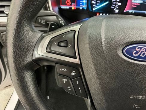 Used 2019 Ford Fusion SE FWD image 25