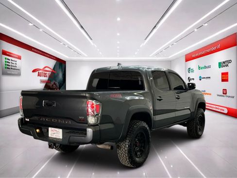 Used 2020 Toyota Tacoma TRD Off-Road w/ Technology Package image 8