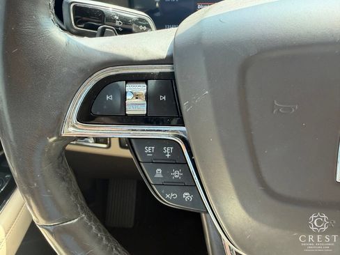 Used 2022 Lincoln Navigator 2WD image 16