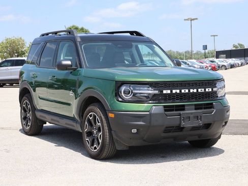 Used 2025 Ford Bronco Sport Outer Banks AWD/4WD image 4