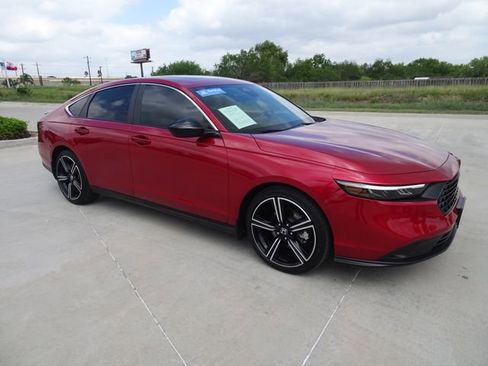 Certified 2025 Honda Accord Sport image 3