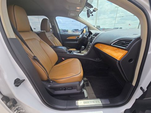 Used 2011 Lincoln MKX 2WD w/ 101A Rapid Spec Order Code image 22