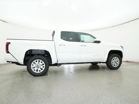 New 2025 Toyota Tacoma SR5 image 34