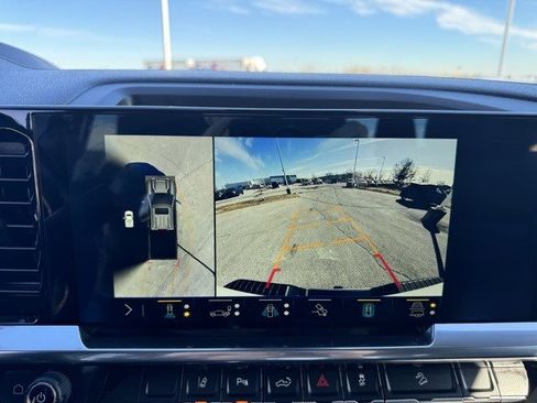 Used 2024 Chevrolet Silverado 2500 LTZ w/ LTZ Convenience Package image 21