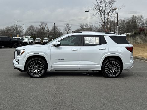 New 2026 GMC Terrain Denali w/ LPO, Floor Liner Package image 7