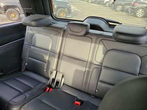 Used 2023 Lincoln Navigator Reserve image 23