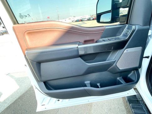 Used 2021 Ford F150 Lariat image 32