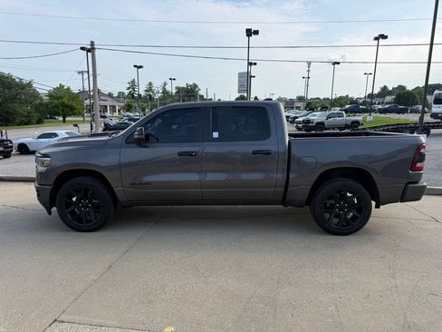 Used 2024 RAM 1500 Laramie AWD/4WD image 10