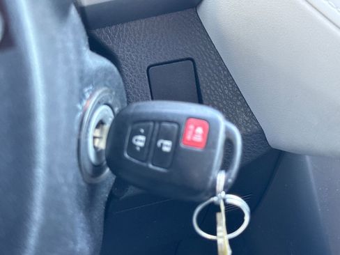 Used 2015 Toyota RAV4 LE image 24