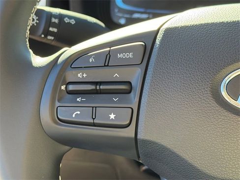 Certified 2025 Hyundai Venue Limited image 27