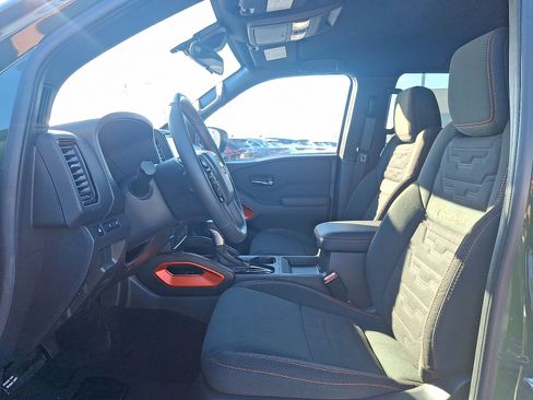Used 2024 Nissan Frontier PRO-4X w/ Technology Package image 13