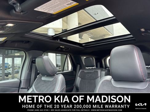 Used 2025 Ford Explorer ST w/ Sun And Sound Package AWD/4WD image 18