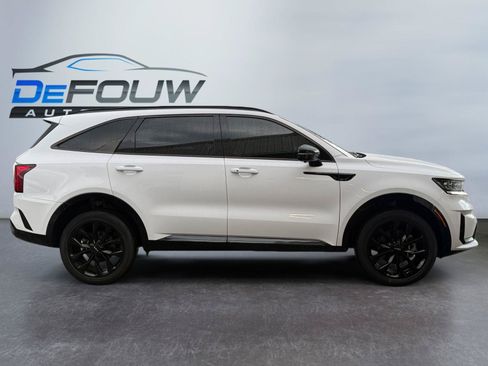 Used 2023 Kia Sorento SX AWD/4WD image 2