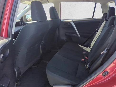 Used 2017 Toyota RAV4 LE image 18