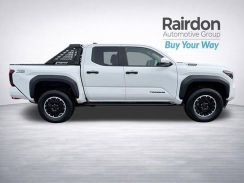 Used 2024 Toyota Tacoma TRD Off-Road w/ TRD Off Road Upgrade Package AWD/4WD image 17