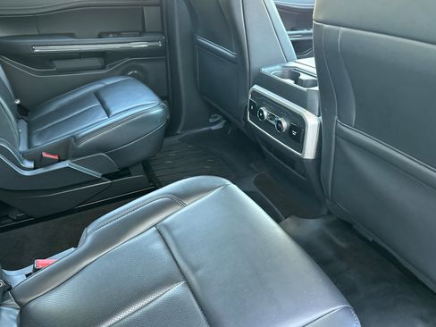Used 2022 Ford Expedition XLT RWD image 30