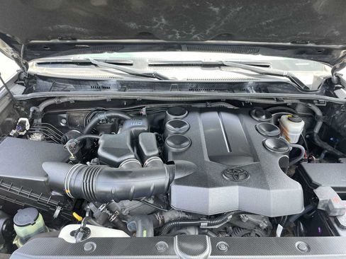Used 2016 Toyota 4Runner SR5 RWD image 17