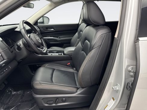 Used 2023 Nissan Pathfinder SL w/ Cargo Package AWD/4WD image 11