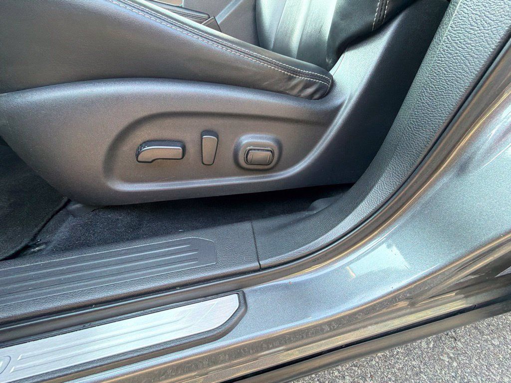 Used 2023 Nissan Murano SV AWD/4WD image 12